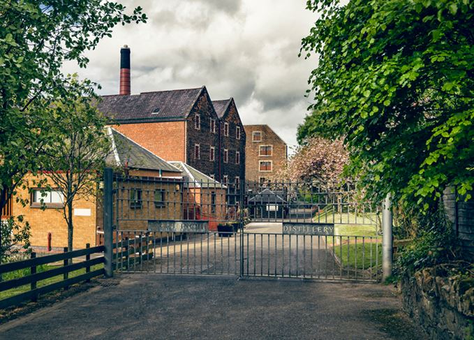 Glenkinchie distillery front gates