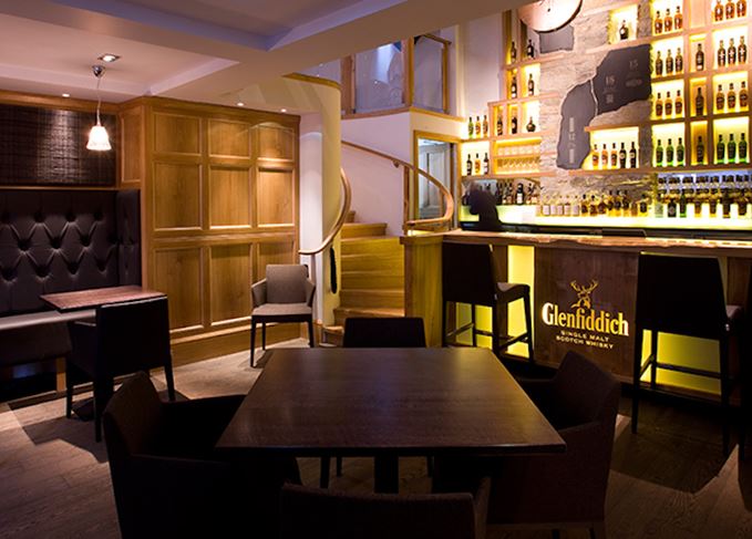 Glenfiddich distillery bar