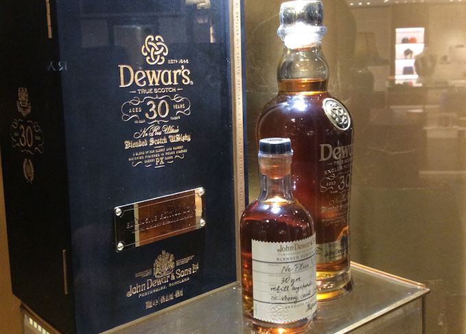 Dewar's 30-year-old at Singapore Changi Airport