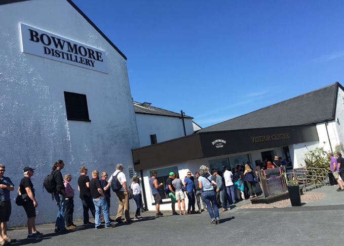 Bowmore Feis Ile queue