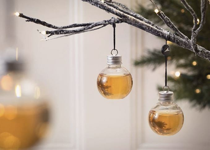 Christmas whisky baubles 