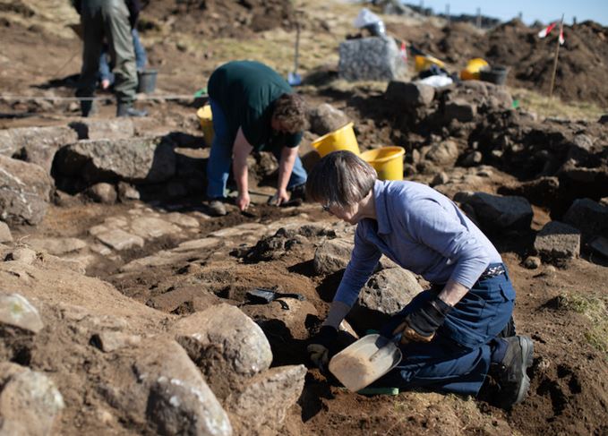 Archaeological dig at Blackmiddens