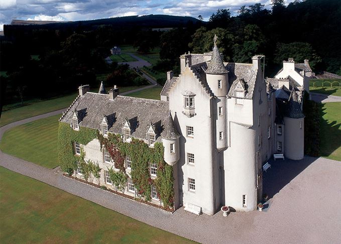 Ballindalloch Castle